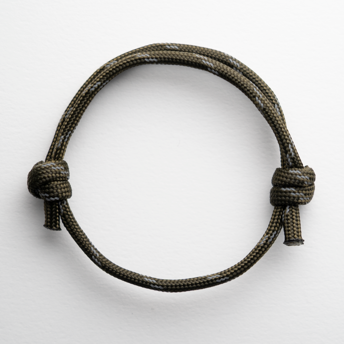 Forest Black Reflective 550 Paracord Bracelet